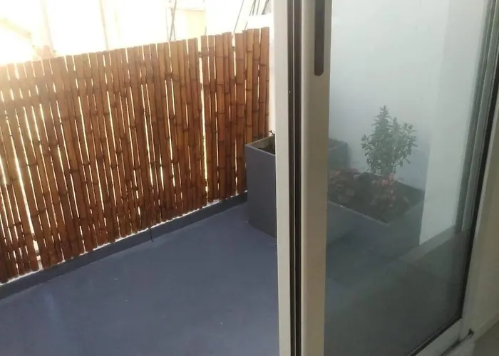 Moderno Departamento Con Balcon En Recoleta