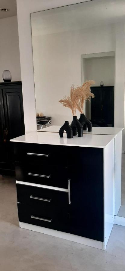 Moderno Departamento Con Balcon En Recoleta Apartment Buenos Aires